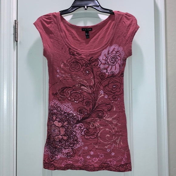 FANG Tops - FANG BRAND NEW SIZE MEDIUM GORGEOUS TOP
